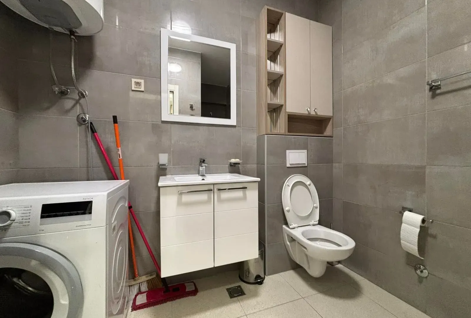 Izdavanje, dvosoban stan, 69m², Zabjelo, Podgorica