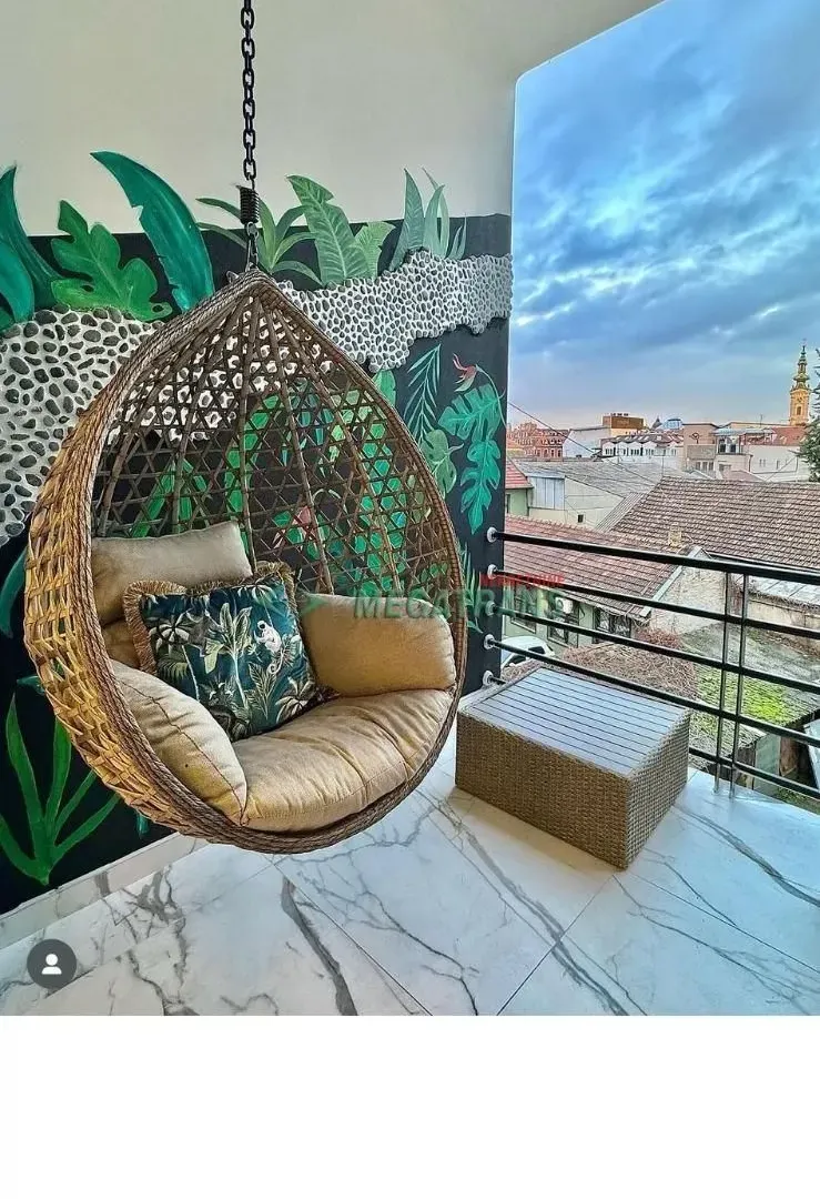 Izdavanje, trosoban stan, 80m², Centar, Novi Sad
