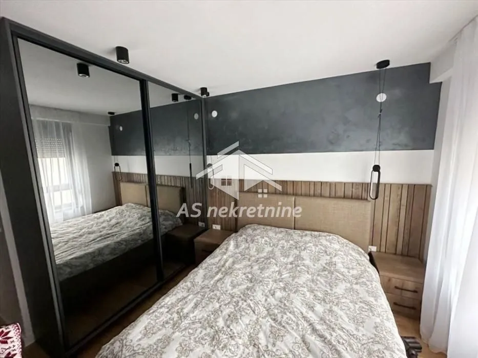 Rent, three bedroom apartment, 85m², Vračar Sve Podlokacije, Beograd