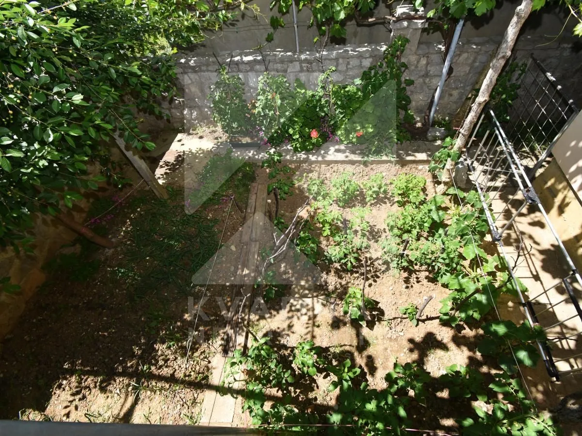 Sale, house, 302m², Zlatica, Podgorica