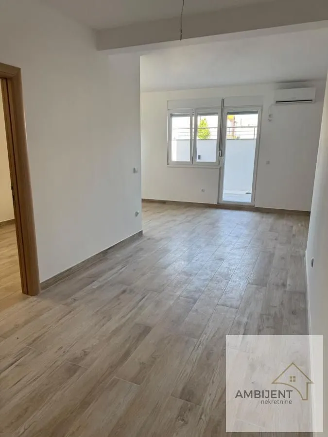 Prodaja, dvosoban stan, 44m², Ledine, Beograd