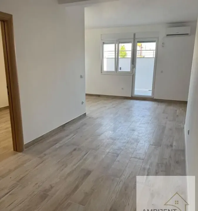Prodaja, dvosoban stan, 44m², Ledine, Beograd