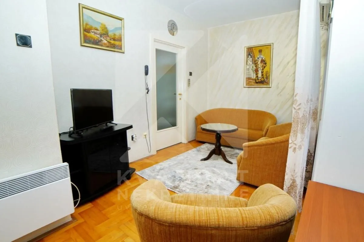 Izdavanje, jednosoban stan, 40m², Preko Morače, Podgorica