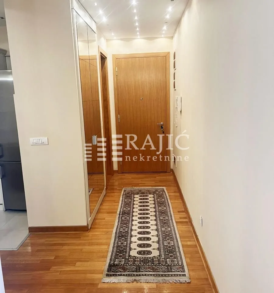 Rent, three bedroom apartment, 100m², Stari Grad, Beograd