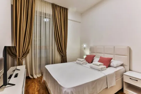 Rent, two bedroom apartment, 76m², Harmonija, Budva - image 6