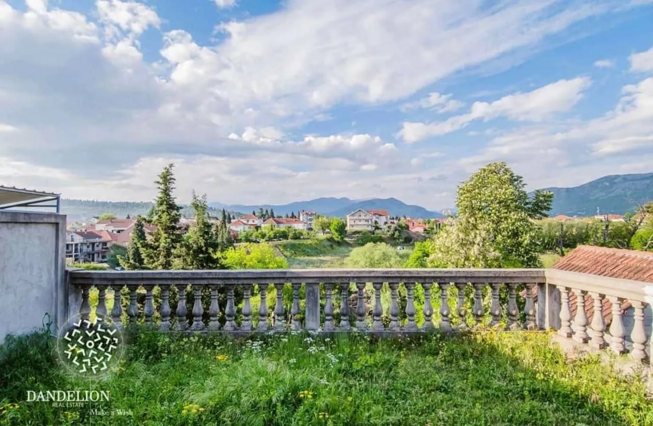 Rent, house, 220m², Stari Aerodrom, Podgorica