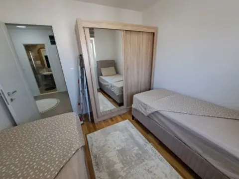 Izdavanje, dvosoban stan, 66m², Pobrežje, Podgorica - image 8