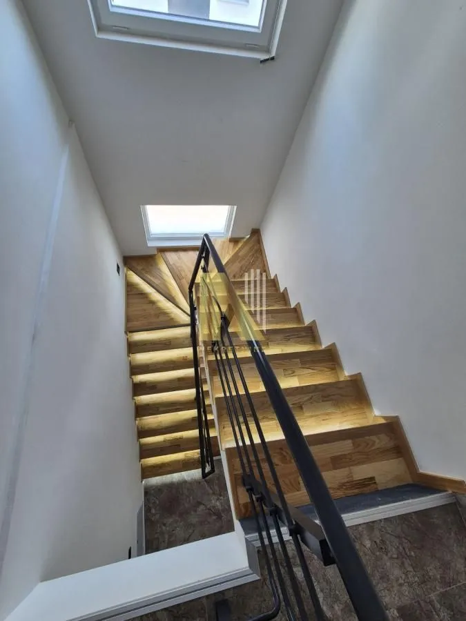 Prodaja, stan, 148m², Vidovdansko naselje, Novi Sad Sve Podlokacije
