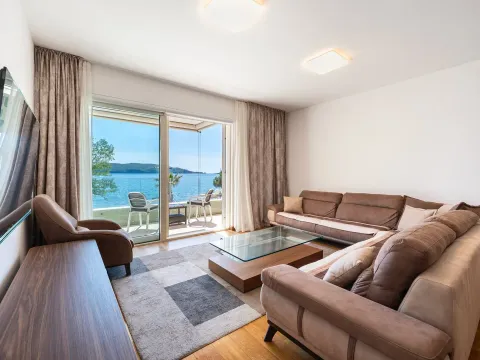 Prodaja, jednosoban stan, 85m², Rafailovići, Budva - image 2