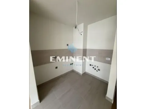 Izdavanje, jednosoban stan, 33m², Novi Beograd Blok 65, Novi Beograd Sve Podlokacije - image 3
