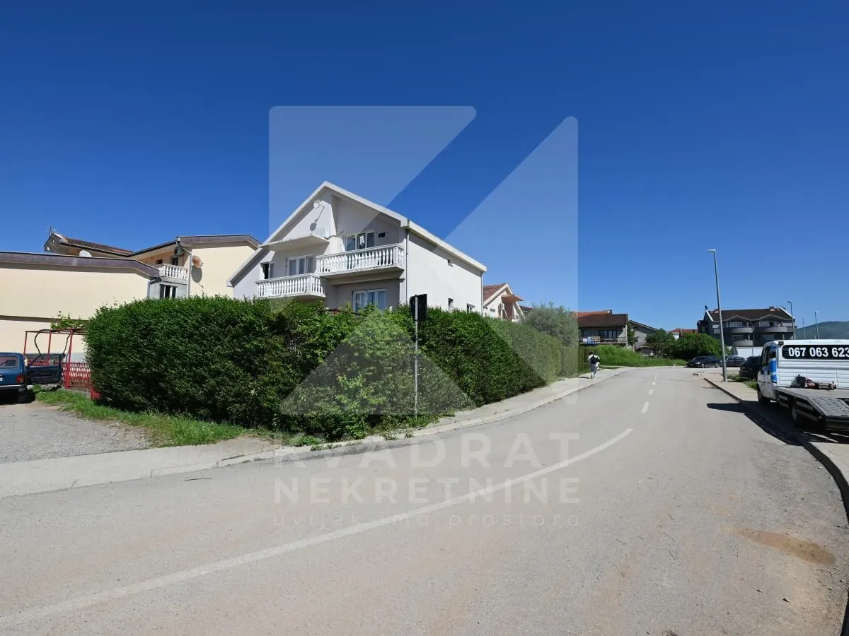 Prodaja, kuća, 370m², Stari Aerodrom, Podgorica