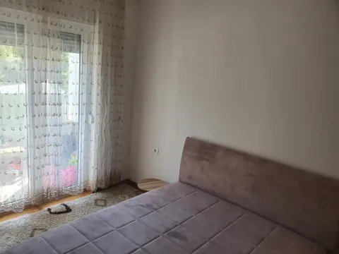 Rent, one bedroom apartment, 45m², Budva, Crna Gora - image 16