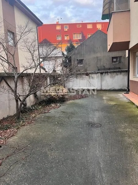 Sale, office space, 124m², Uciteljsko Naselje, Zvezdara Sve Podlokacije