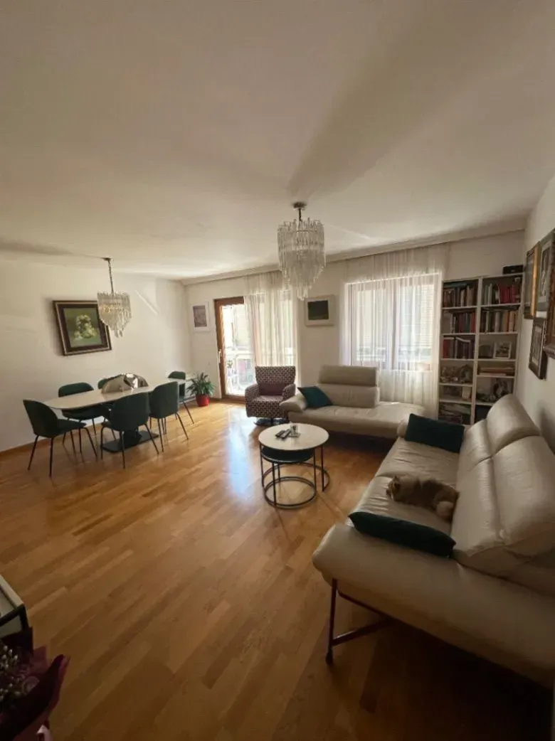 Prodaja, dvosoban stan, 92m², Tološka šuma, Podgorica