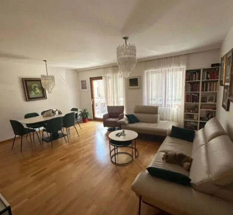Prodaja, dvosoban stan, 92m², Tološka šuma, Podgorica