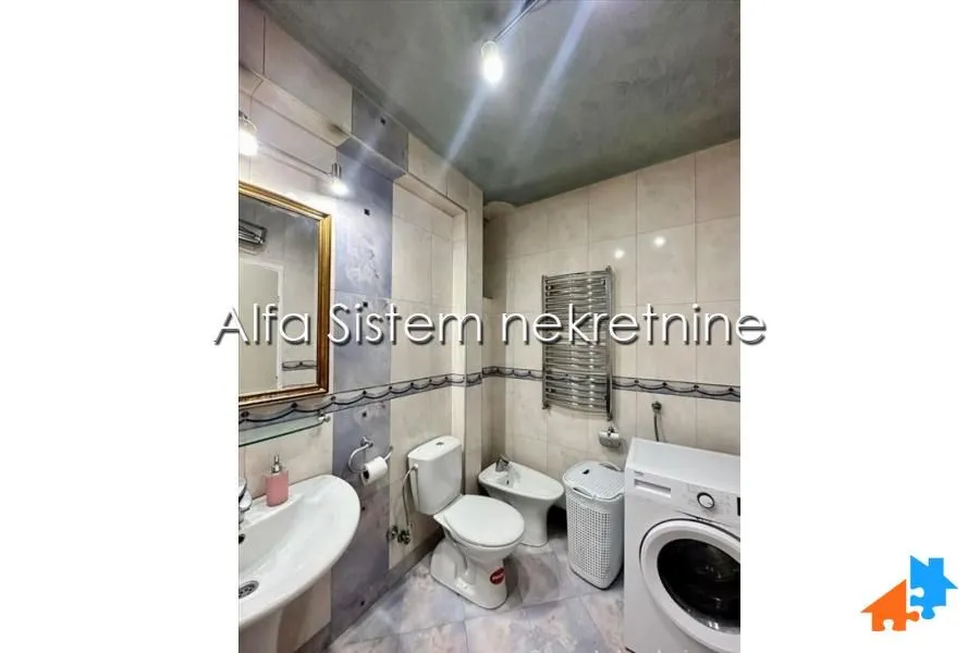 Rent, three bedroom apartment, 77m², Vračar Sve Podlokacije, Beograd