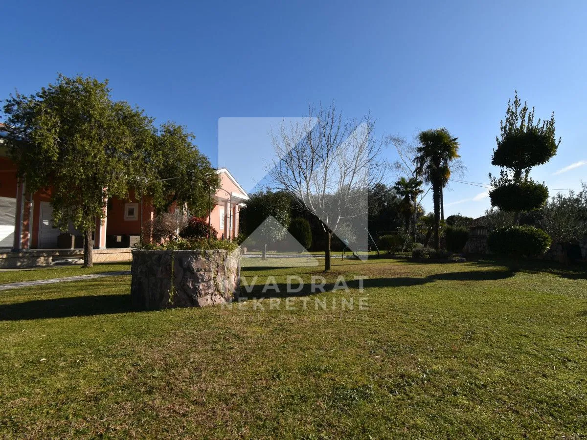 Rent, house, 300m², Donja Gorica, Podgorica