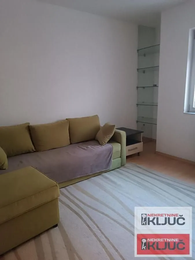 Izdavanje, jednosoban stan, 45m², Centar, Novi Sad
