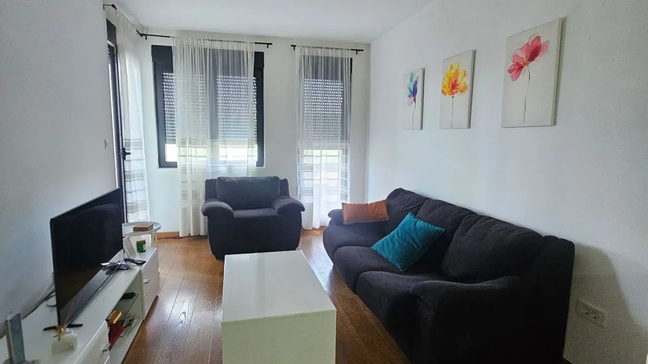 Prodaja, jednosoban stan, 45m², Tološka šuma, Podgorica