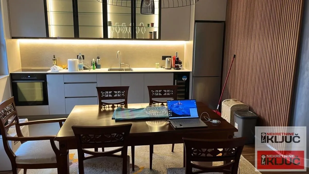 Prodaja, četvorosoban stan, 119m², Spens, Novi Sad Sve Podlokacije