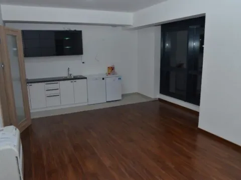 Izdavanje, poslovni prostor, 92m², Master Kvart, Podgorica - image 5