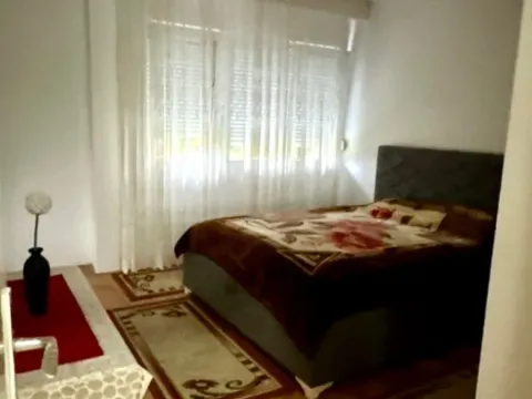 Izdavanje, dvosoban stan, 75m², Tuški Put, Podgorica - image 3