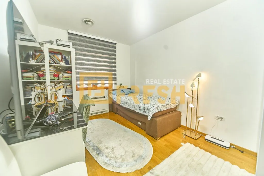 Prodaja, trosoban stan, 120m², Tološi, Podgorica