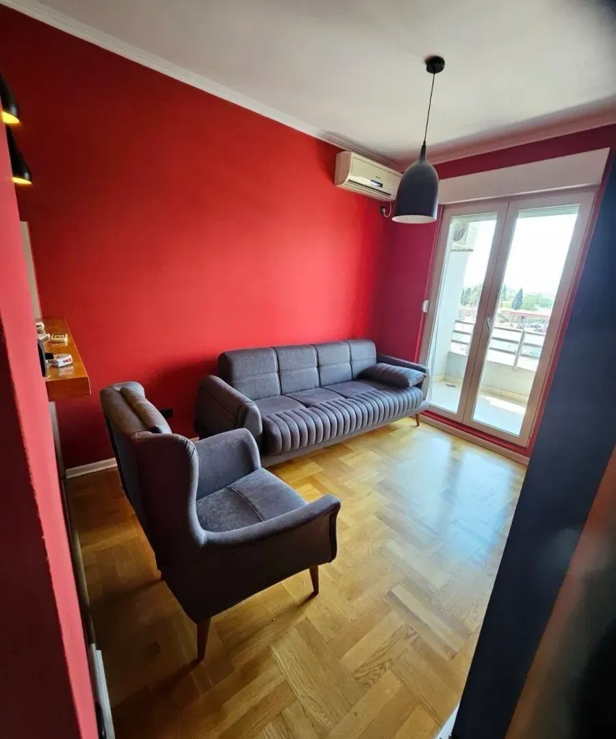 Izdavanje, jednosoban stan, 42m², Podgorica, Crna Gora