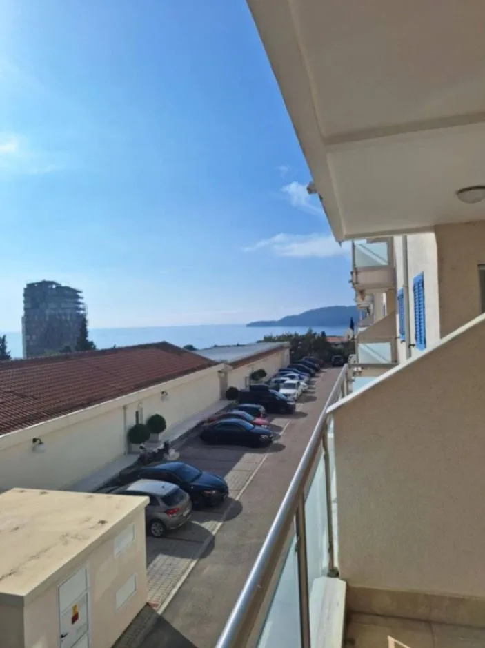 Sale, two bedroom apartment, 75m², Bečići, Budva