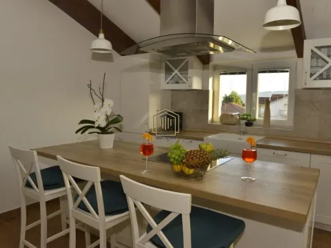 Izdavanje, dvosoban stan, 100m², Seljanovo, Tivat - image 17