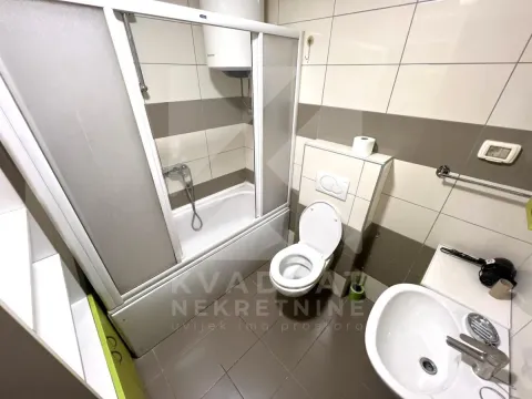 Rent, two bedroom apartment, 75m², City Kvart, Podgorica - image 11