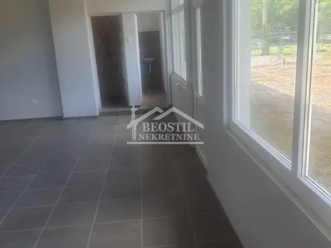 Prodaja, kuća, 204m², Vladimirci, Srbija - image 10