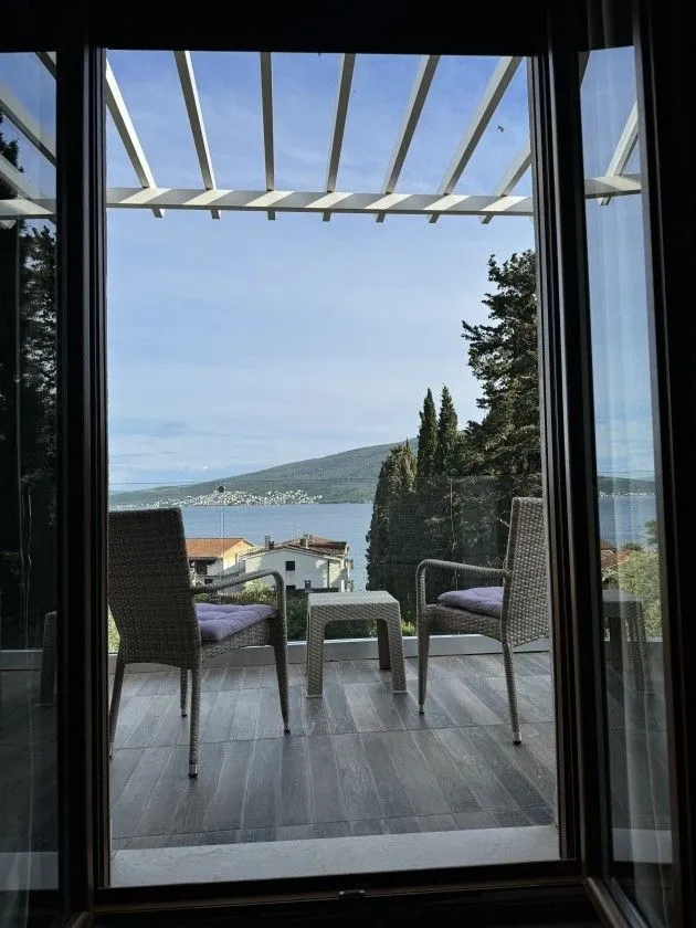 Rent, house, 140m², Baošići, Herceg Novi