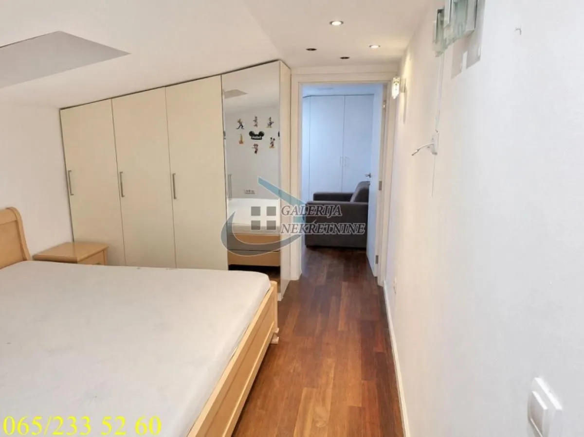 Prodaja, četvorosoban stan, 105m², Vojvode Vlahovica, Beograd