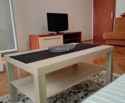 Izdavanje, garsonjera, 33m², Centar, Bar - image 4