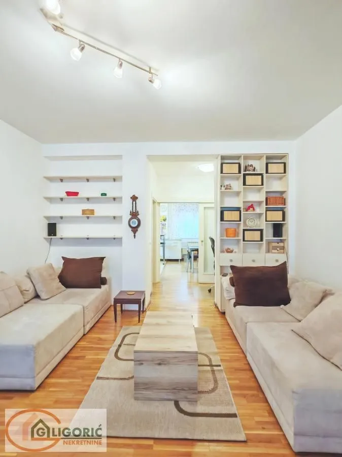 Izdavanje, četvorosoban stan, 85m², Zvezdara Sve Podlokacije, Beograd