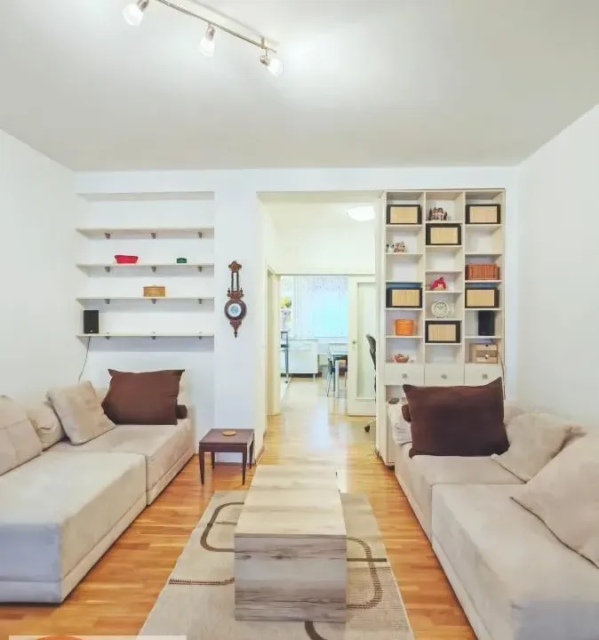 Izdavanje, četvorosoban stan, 85m², Zvezdara Sve Podlokacije, Beograd