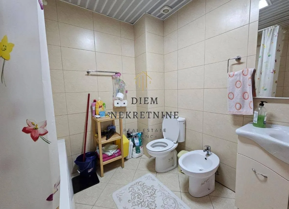 Rent, one bedroom apartment, 85m², Centar, Bar