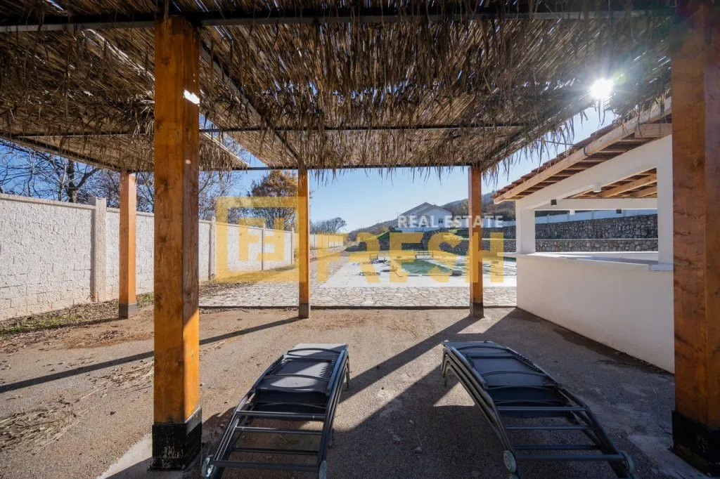 Prodaja, kuća, 250m², Ostalo, Podgorica