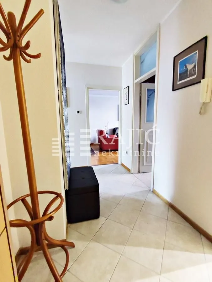Rent, three bedroom apartment, 85m², Stari Grad, Beograd