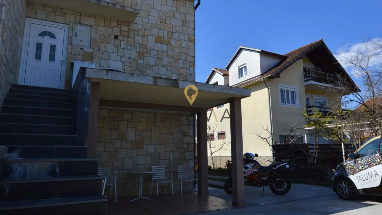 Prodaja, kuća, 180m², Zlatica, Podgorica