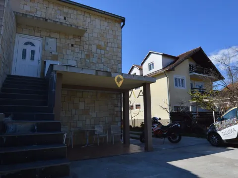 Prodaja, kuća, 180m², Zlatica, Podgorica