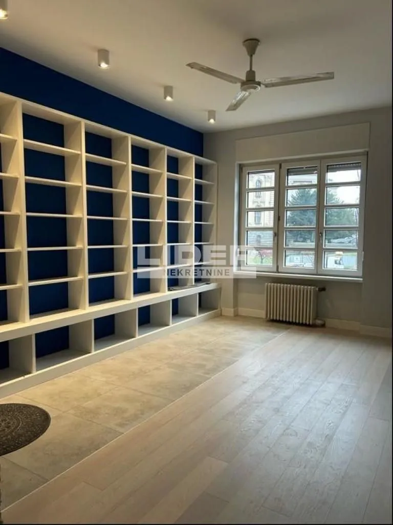 Rent, two bedroom apartment, 106m², Stari Grad, Beograd