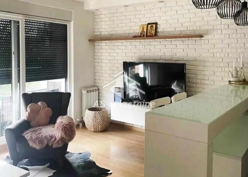 Izdavanje, dvosoban stan, 52m², Lekino Brdo, Voždovac Sve Podlokacije