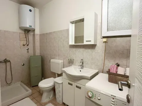 Rent, one bedroom apartment, 50m², Šušanj, Bar - image 7