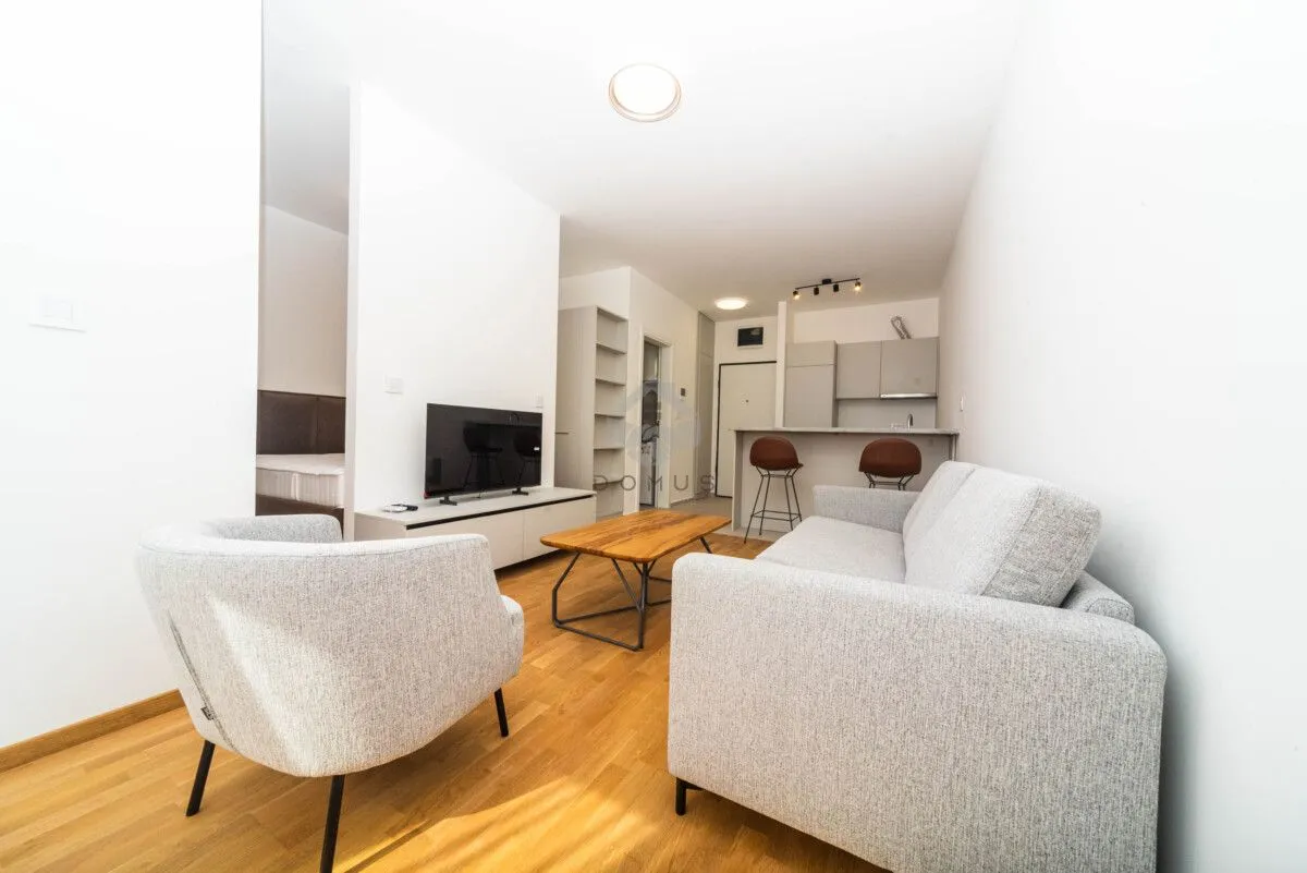 Izdavanje, jednosoban stan, 37m², Stari Aerodrom, Podgorica