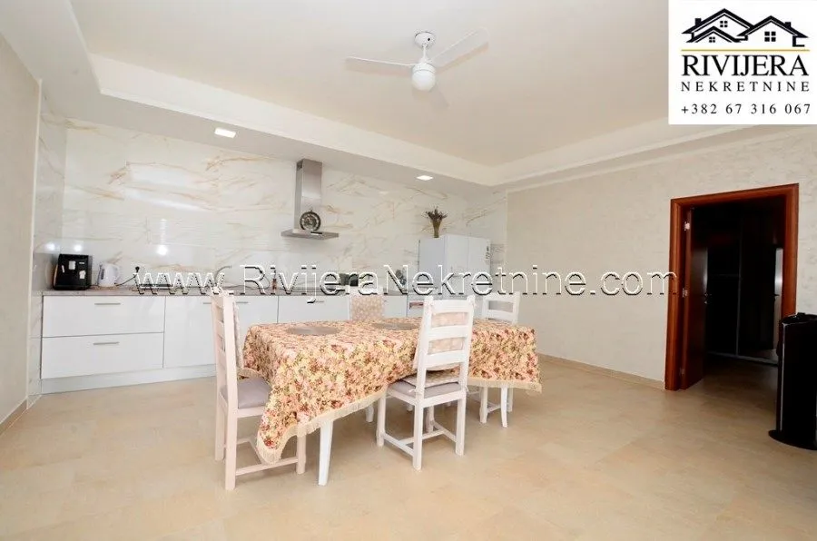 Prodaja, trosoban stan, 213m², Topla, Herceg Novi