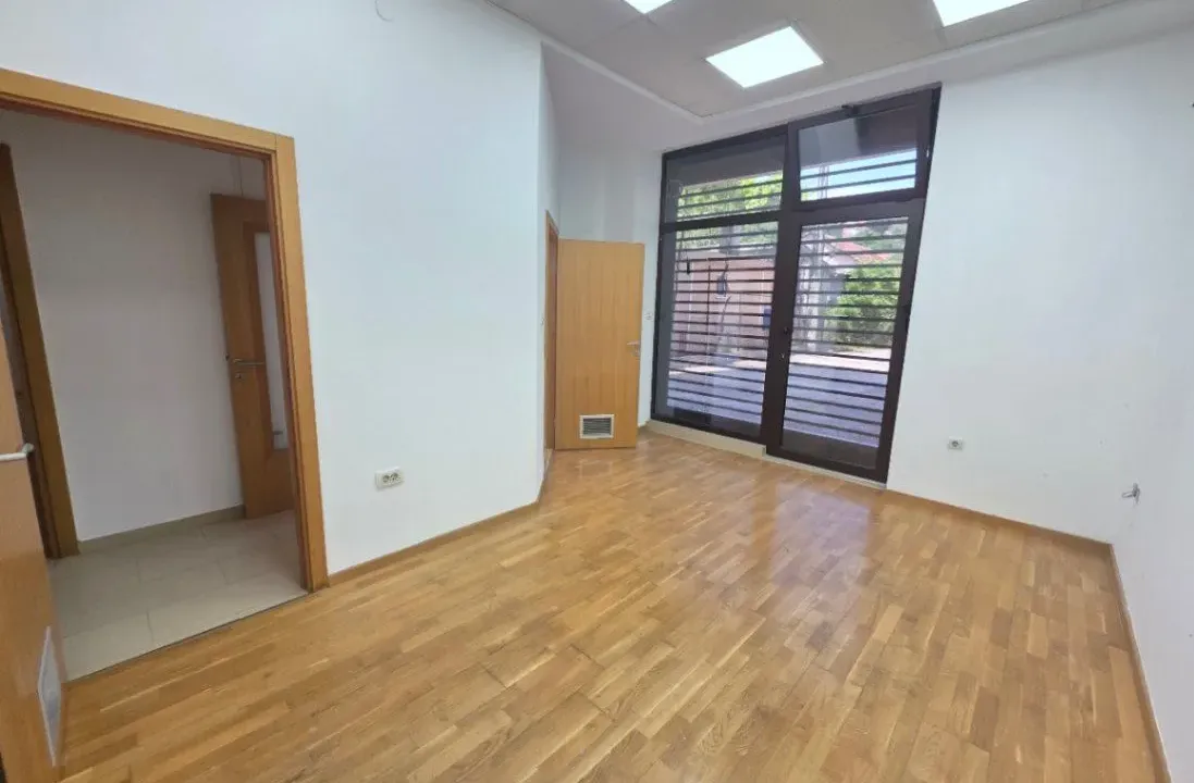 Izdavanje, poslovni prostor, 120m², Preko Morače, Podgorica