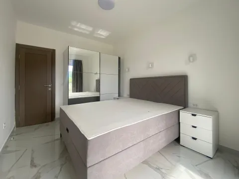 Izdavanje, dvosoban stan, 65m², Radanovići, Kotor - image 7