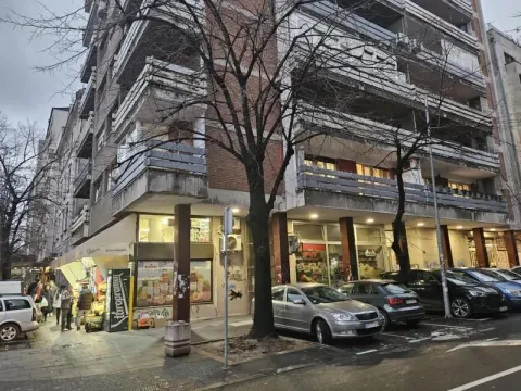 Izdavanje, trosoban stan, 80m², Slavija, Vračar Sve Podlokacije - image 3